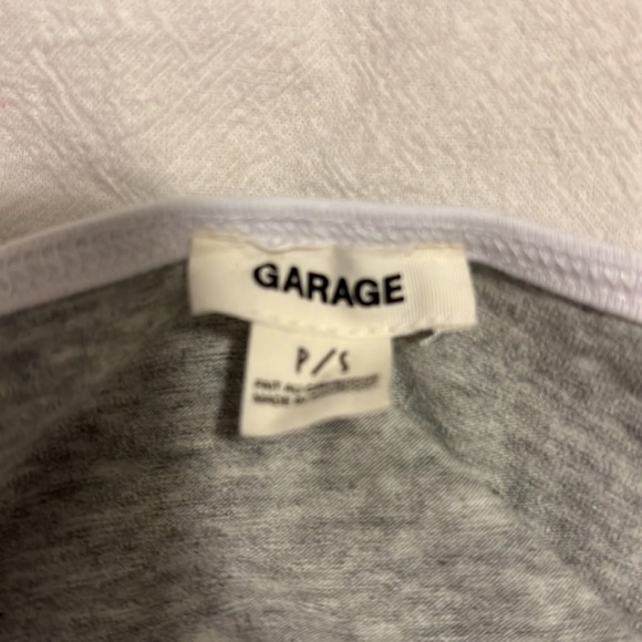 grey cropped top - Picture 2 of 3